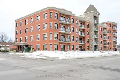 58 Glenelg Street 204, Kawartha Lakes, On K9v 2v4