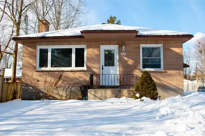 210 Wolsely Street, Peterborough, On K9h 4z4