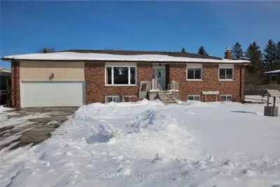 8 Maxwell Street, Kawartha Lakes, On K0m 1l0