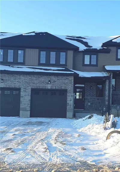198 Links Crescent, Woodstock, On N4t 0l9