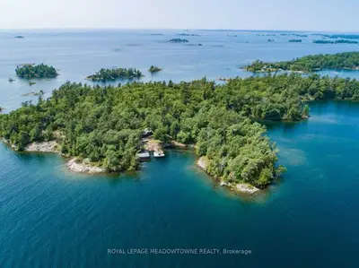 B469 Delhaven Island, The Archipelago, On P0g 1l0