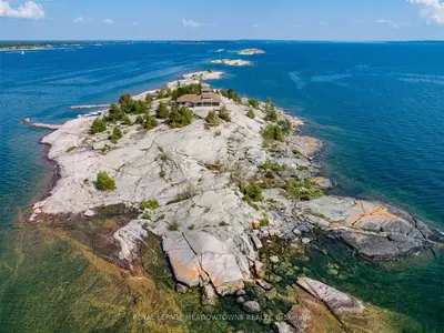136 Eshpabekong Island, Georgian Bay, On P0e 1e0