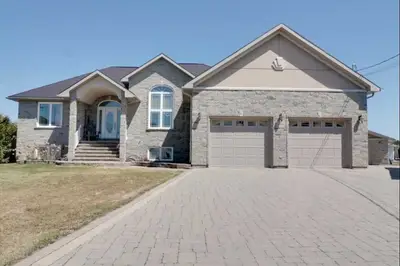 4918 Lafontaine Street, Out of Area, ON P3P 1J9