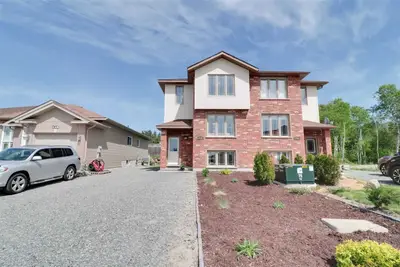 156 Eclipse Crescent, Out of Area, ON P3B 0E6