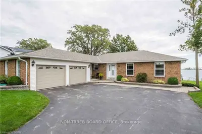 55 Main Street, Prince Edward County, On K0k 3l0