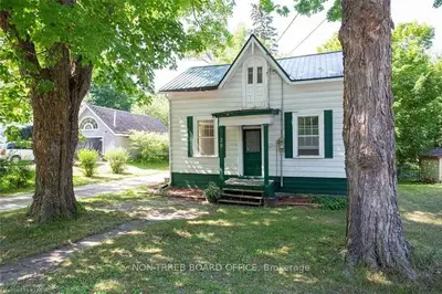 39 Queen Street, Kawartha Lakes, On K9v 1g3