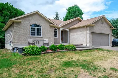 19 George Street, Kawartha Lakes, On K0l 2w0