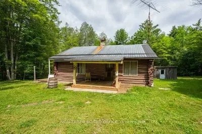 33 Jacques Bay Road, Addington Highlands, On K0k 1k0