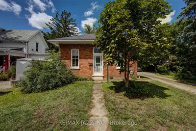 102 King Street, Kawartha Lakes, On K9v 1c9