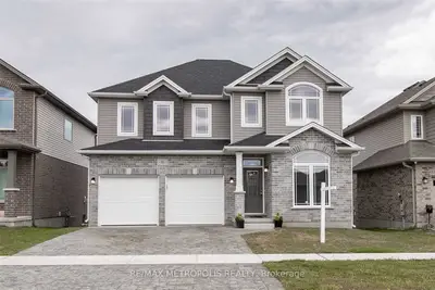 16 Brookfield Avenue, Ingersoll, On N5c 0b5