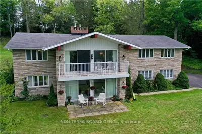 65 Old Orchard Road, Prince Edward County, On K0k 1l0