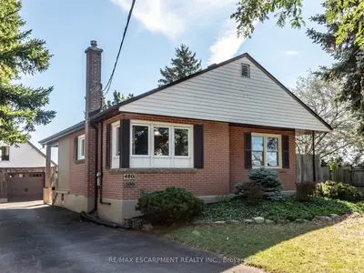 390 Lake Street, Lincoln, On L3m 4m5
