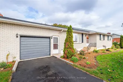 3417 Prince Edward Cty 2 Road, Prince Edward County, On K0k 1a0