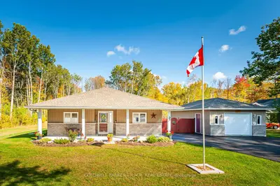 21506 Loyalist Parkway, Prince Edward County, On K0k 1l0