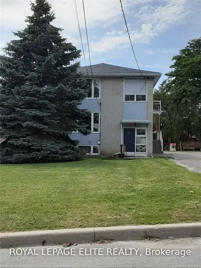 Triplex in Belleville
