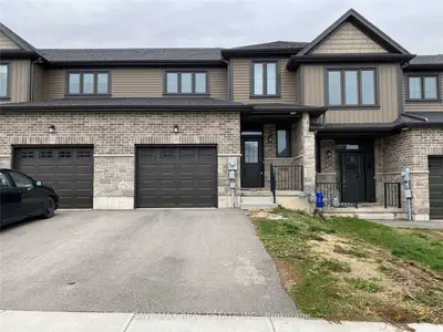 128 Links Cres Woodstock Crescent, Woodstock, On N4t 0k7