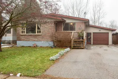 3 Wolfe Street, Kawartha Lakes, On K9v 2j1