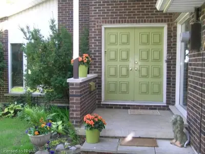 9 Trafalgar Street, Port Hope, ON L1A 3Z6