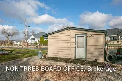 12 Wahneta Street, LaSalle, ON N9J 1T7