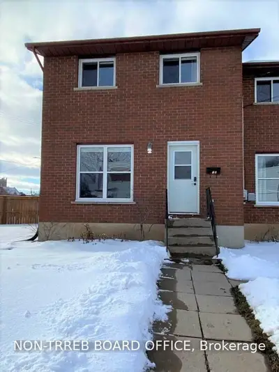 1 Caroline Street 1, Kawartha Lakes, On K9v 1t2