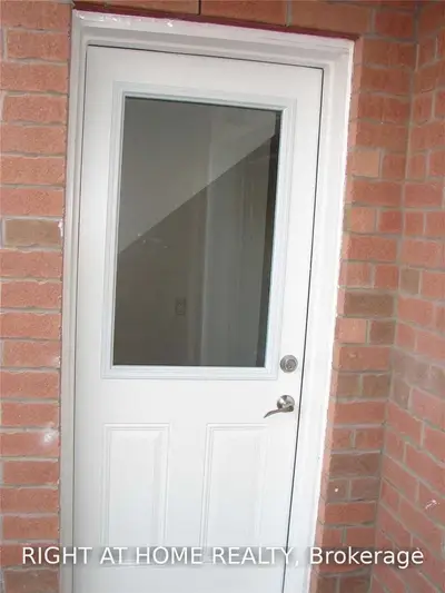 3 Denistoun (Bachelor) Street, Welland, ON L3C 0H6