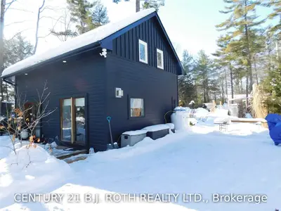 1005 Macdonald Road, Muskoka Lakes, ON P0C 1A0