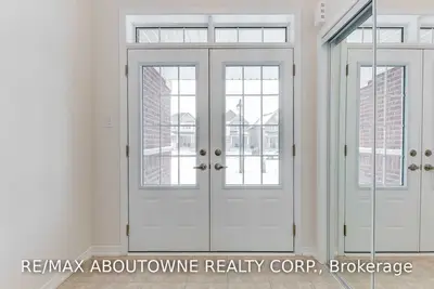 107 Longboat Run W Road, Brantford, ON N3T 0R8