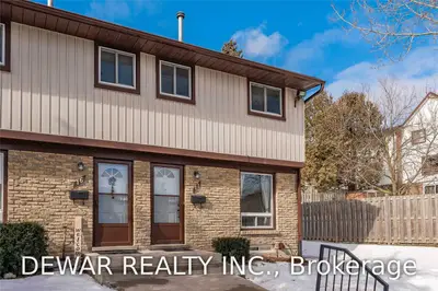 210 Glamis Road 17, Cambridge, ON N1R 6L3