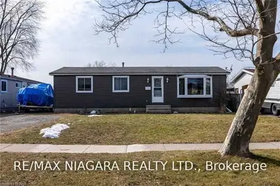 7361 Dorchester Road, Niagara Falls, ON L2G 5V8