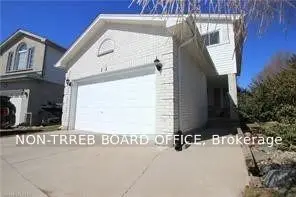 11 Ponds Edge, London South, ON N5Z 5C4