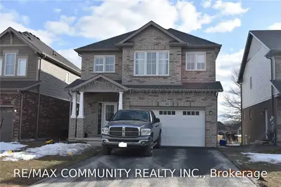 83 Monarch Street W, Welland, ON L3C 0E6
