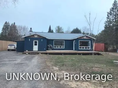 2 Lena Street, Lake of Bays, ON P0B 1A0