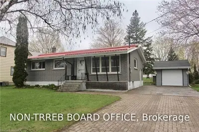101 Adelaide Street N, Kawartha Lakes, On K9v 4l6