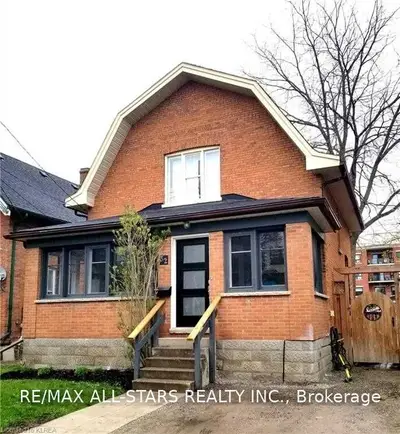 32 Sussex Street S, Kawartha Lakes, On K9v 3e8