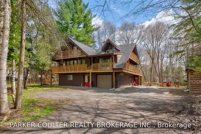 207 Woodland Drive, Huntsville, ON P1H 1A7