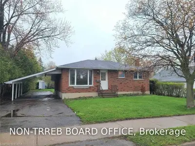 47 1/2 Colborne Street E, Kawartha Lakes, On K9v 1k6