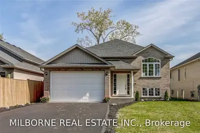 22 TRENT Avenue, Welland, ON L3C 0E1