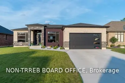 4044 ENGLEHART Drive, Petrolia, ON N0N 1R0