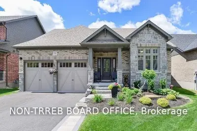 71 Selkirk Drive, Huntsville, ON P1H 0C6