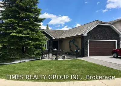9204 Oakmount Drive Sw, Out of Area, AB T2V 4X9