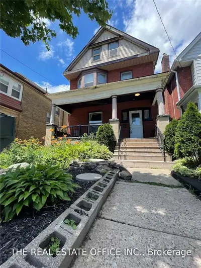 204 Balsam Avenue South Avenue S, Hamilton, ON L8M 3B8