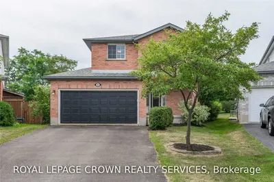 322 Carriage House Court, Waterloo, ON N2K 3W8