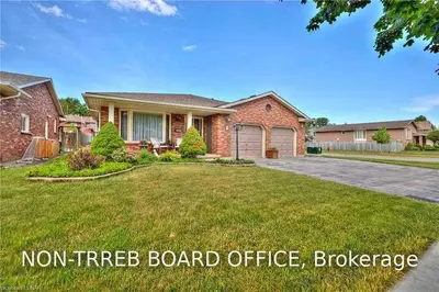 15 Glen Park Circuit, Welland, ON L3C 6J8