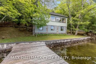 17 Stephen Road, Muskoka Lakes, On P0b 1j0