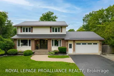 19 TAYLOR Drive, Prince Edward County, ON K8N 4Z7