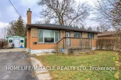 1302 Hillcrest Avenue N, London East, ON N5Y 4N5