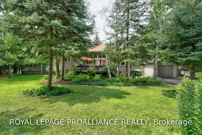 2736 Division Street N, Hamilton Township, ON K9A 0M8