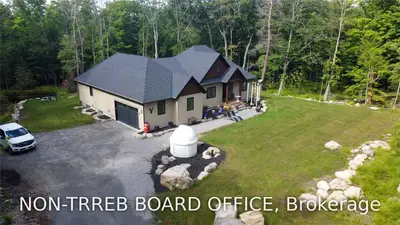 1129 North Portage Road, Lake of Bays, ON P1H 2J2