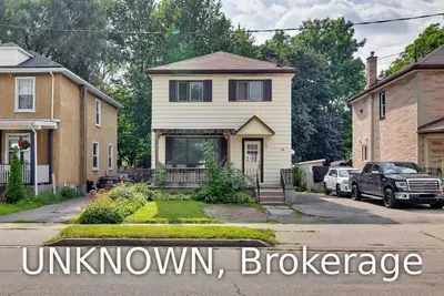 10 Lowell Street N, Cambridge, ON N1R 5C9