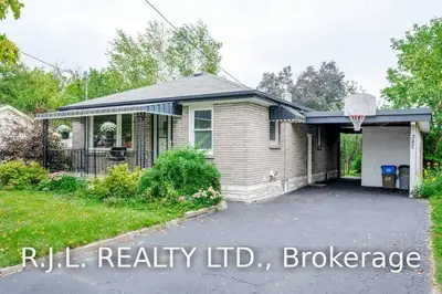 387 Wellington Street, Peterborough, On K9h 5c1